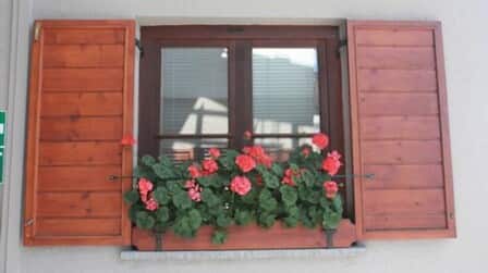 6 Most Realistic Outdoor Artificial Flowers of 2025