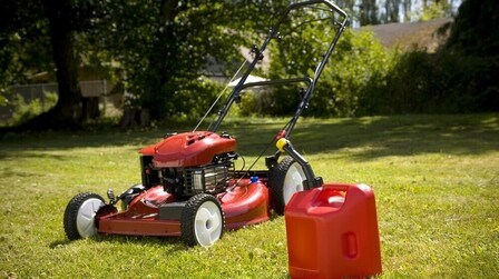 5 Cheapest Gas Lawn Mowers of 2025