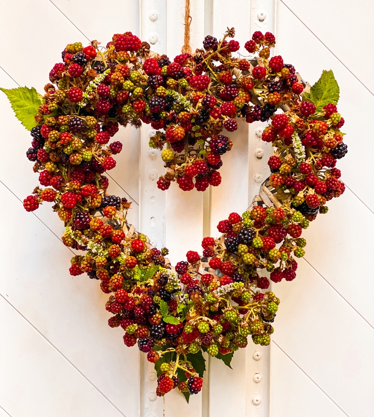 DIY Summer Wreath Ideas to Spruce Up Your Front Door DIY Summer Wreath Ideas to Spruce Up Your Front Door