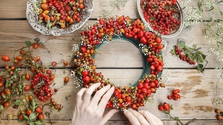 DIY Summer Wreath Ideas to Spruce Up Your Front Door