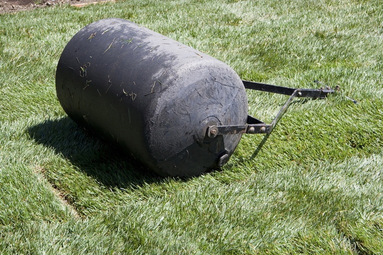 How to Make a Grid Pattern in the Grass With a Lawnmower? How to Make a Grid Pattern in the Grass With a Lawnmower?