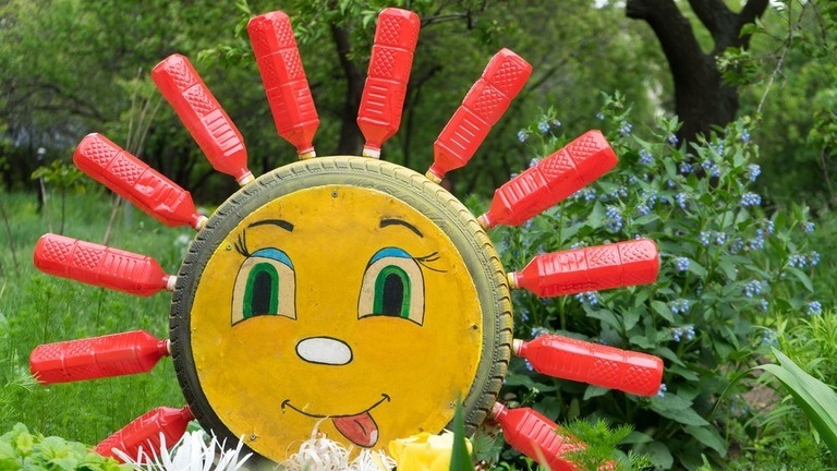 Ways To Decorate Your Garden With Recycled Materials Ways To Decorate Your Garden With Recycled Materials