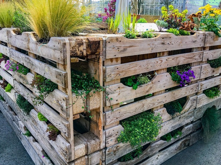 Ways To Decorate Your Garden With Recycled Materials Ways To Decorate Your Garden With Recycled Materials