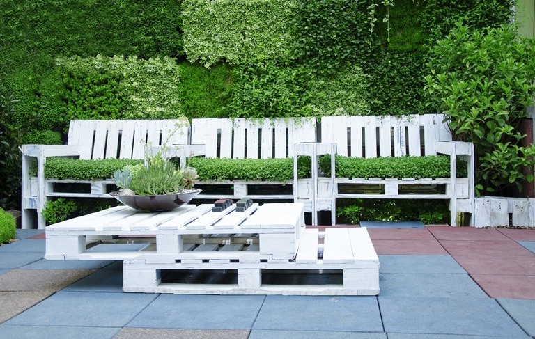 Ways To Decorate Your Garden With Recycled Materials Ways To Decorate Your Garden With Recycled Materials