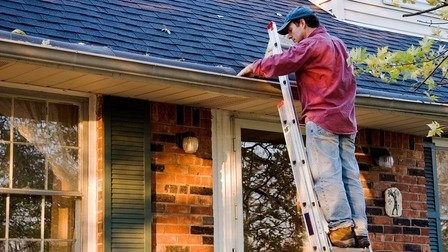6 Best Ladders For Cleaning Gutters of 2025 6 Best Ladders For Cleaning Gutters of 2025