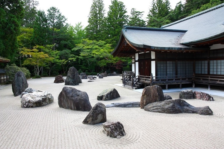 How Do You Make A Simple Zen Garden? How Do You Make A Simple Zen Garden?