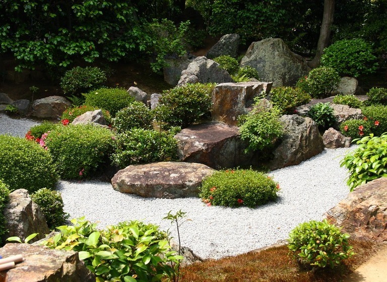 How Do You Make A Simple Zen Garden? How Do You Make A Simple Zen Garden?