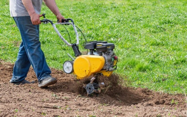 5 Ways Renting Equipment Can Save You Time and Money on Outdoor Projects 5 Ways Renting Equipment Can Save You Time and Money on Outdoor Projects