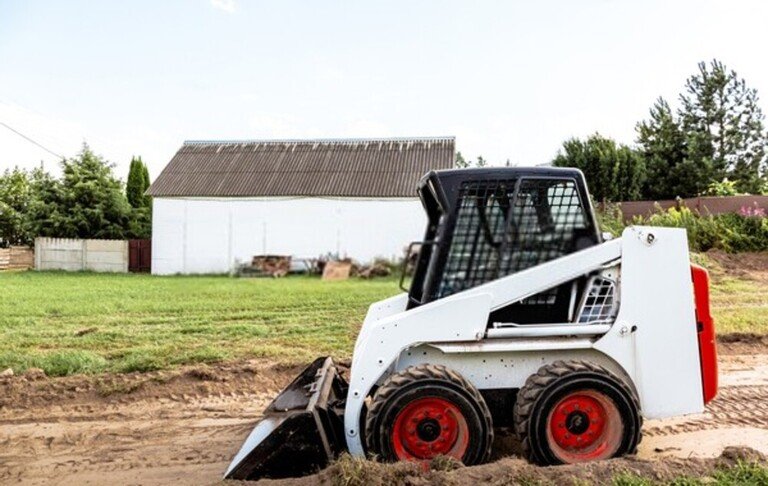 5 Ways Renting Equipment Can Save You Time and Money on Outdoor Projects 5 Ways Renting Equipment Can Save You Time and Money on Outdoor Projects