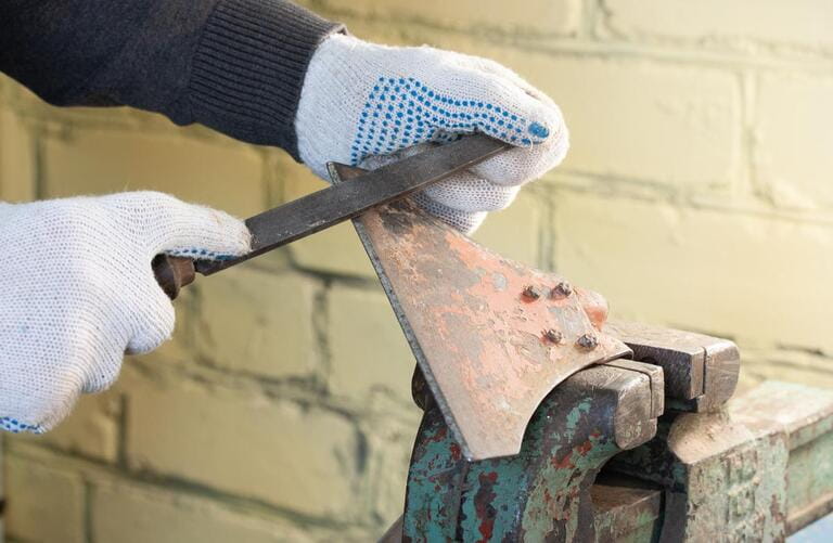 How to Sharpen a Hoe? How to Sharpen a Hoe?