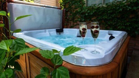 6 Most Reliable Hot Tubs of 2025