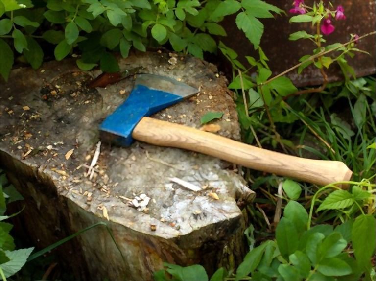 How To Split Wood With An Axe? How To Split Wood With An Axe?