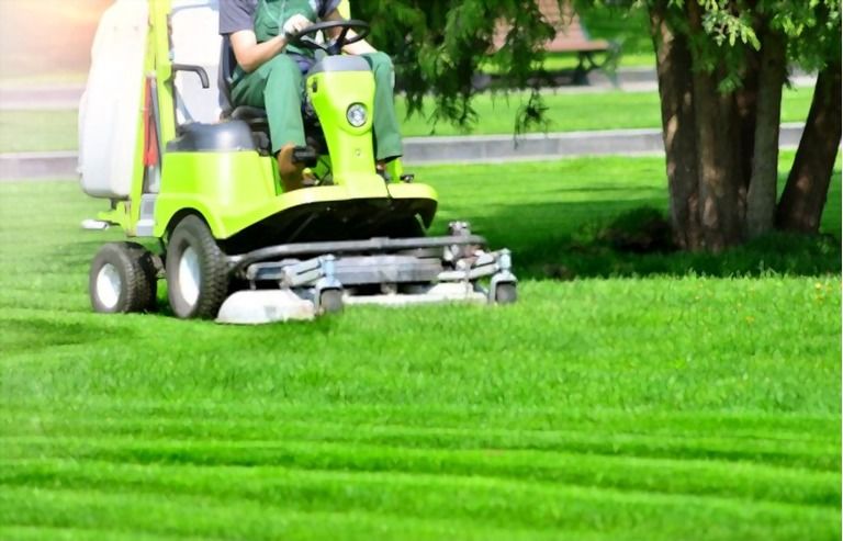 What Is The Fastest Way To Mow A Lawn? What Is The Fastest Way To Mow A Lawn?