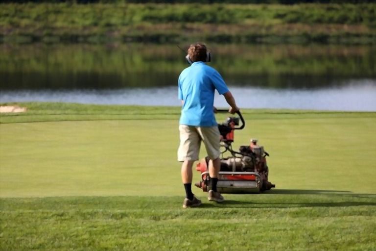What Is The Fastest Way To Mow A Lawn? What Is The Fastest Way To Mow A Lawn?