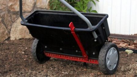 5 Best Drop Spreaders of 2026