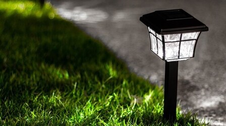 5 Brightest Solar Driveway Lights of 2025