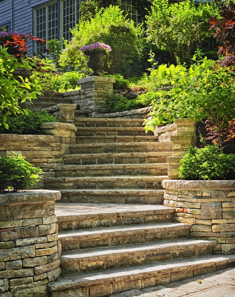 Simple Front Yard Landscaping Ideas on a Budget Simple Front Yard Landscaping Ideas on a Budget