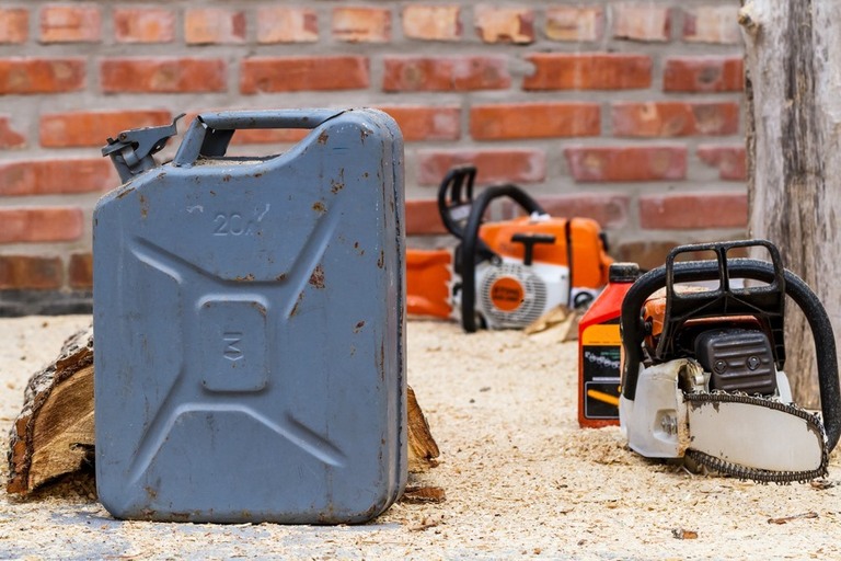 What Should You Not Do With A Chainsaw? What Should You Not Do With A Chainsaw?
