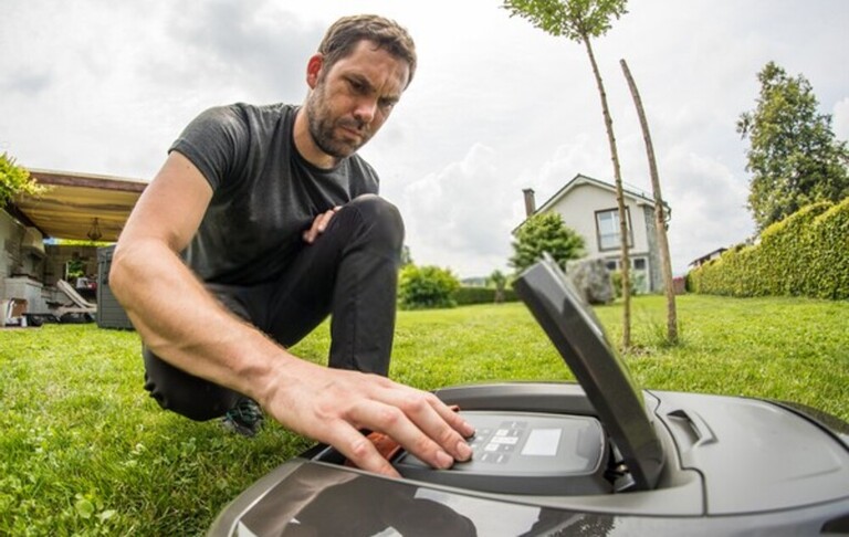 How Do You Clean A Yard Full Of Weeds? How Do You Clean A Yard Full Of Weeds?