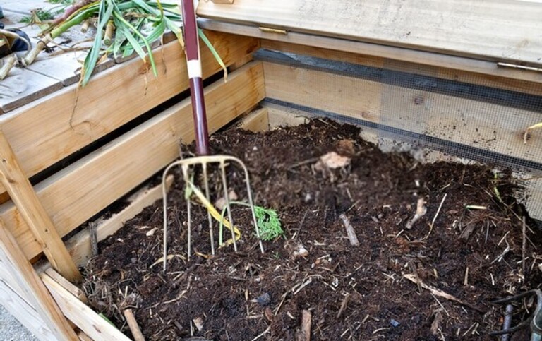 What Can You Do With Finished Compost? What Can You Do With Finished Compost?