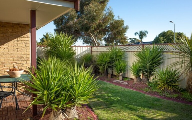 How Do You Build A Low-Maintenance Garden? How Do You Build A Low-Maintenance Garden?